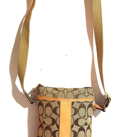 Coach vintage CC signature print canvas crossbody handbag main - Picture 9 of 9